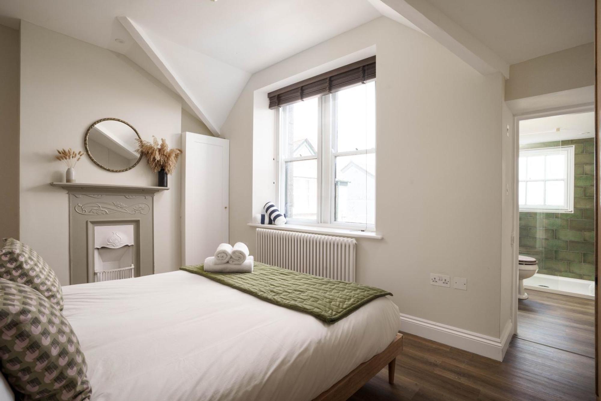 Modern Central One Bedroom Apartment In Penzance Kültér fotó